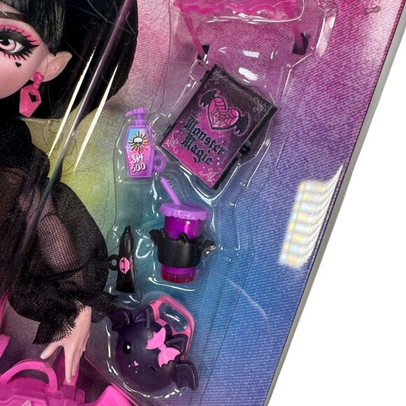 Monster High Draculaura Doll w Bat Vampire Gothic Punk Emo Metal Alternative New - Picture 10 of 11